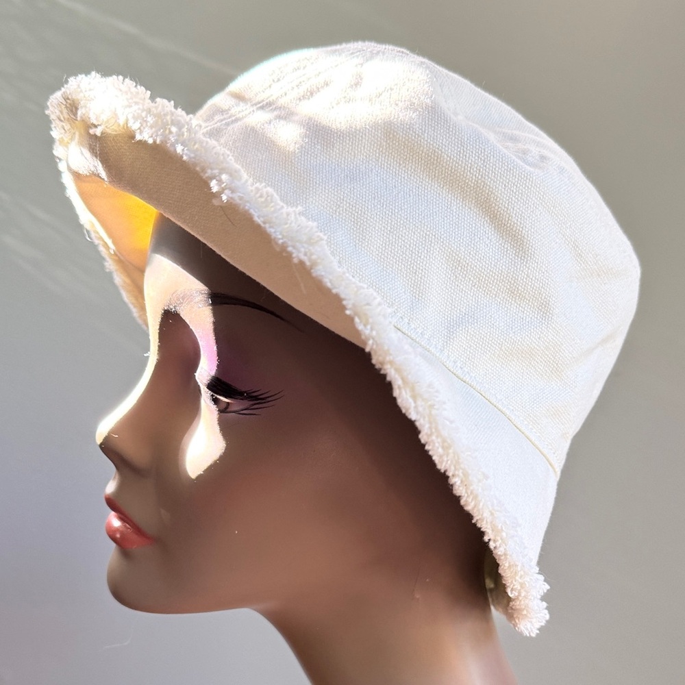 J.Crew ivory cotton canvas, bucket hat with raw edges. MEOT size s-m
